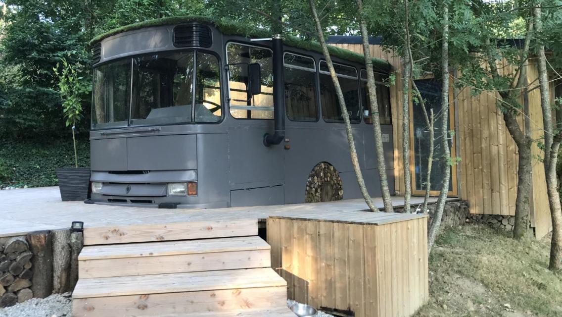 Bus Atypique Au Bord Du Canal Du Midi Et Au Coeur D'Une Foret 2 Chambres Villepinte  Exterior photo